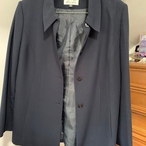 Kasper Woman Blazer and Skirt Suit Lined Size14P